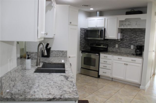 7655 CARDIFF COURT, St Petersburg, FL 33709