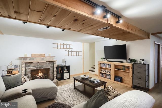 15 SCHOFIELD DR, East Berlin, PA 17316