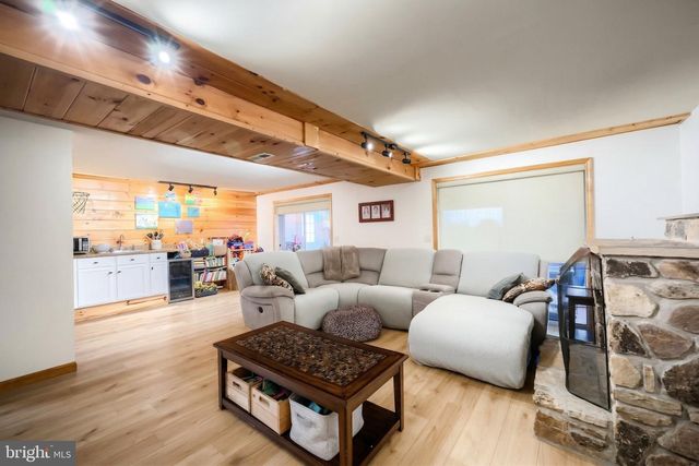 15 SCHOFIELD DR, East Berlin, PA 17316