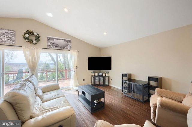 15 SCHOFIELD DR, East Berlin, PA 17316