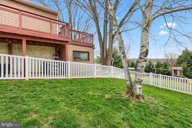 15 SCHOFIELD DR, East Berlin, PA 17316