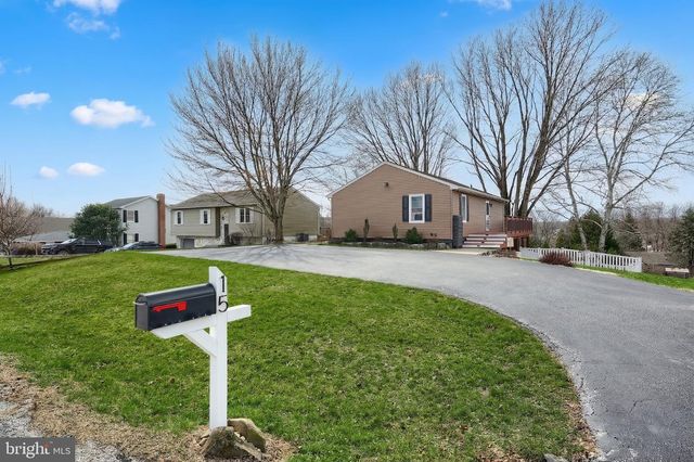 15 SCHOFIELD DR, East Berlin, PA 17316