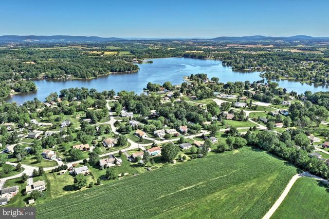 15 SCHOFIELD DR, East Berlin, PA 17316