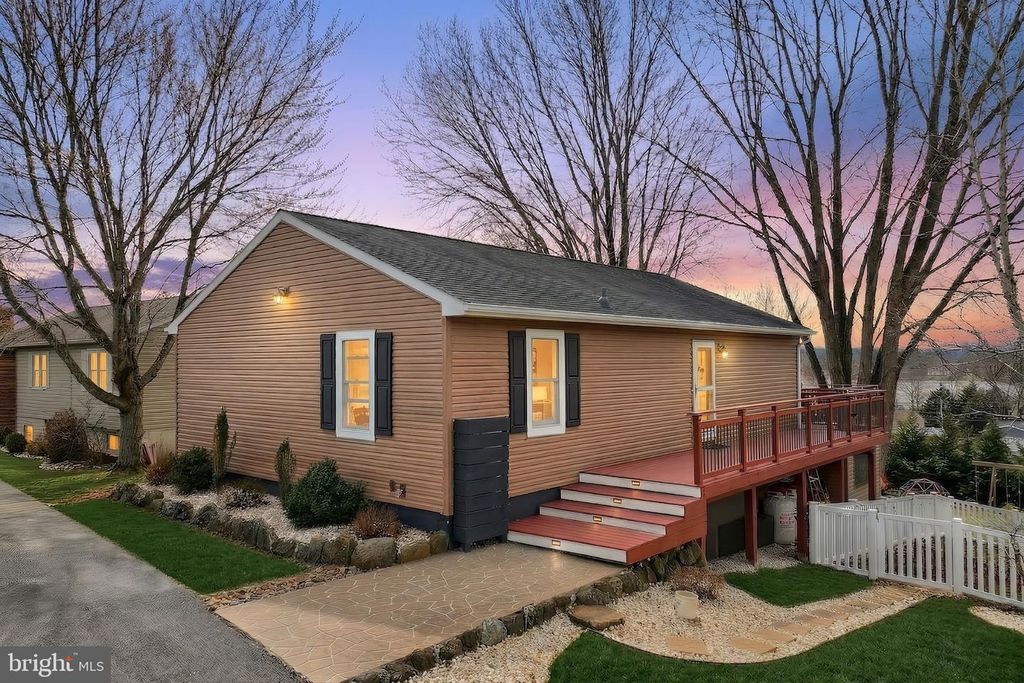 15 SCHOFIELD DR, East Berlin, PA 17316