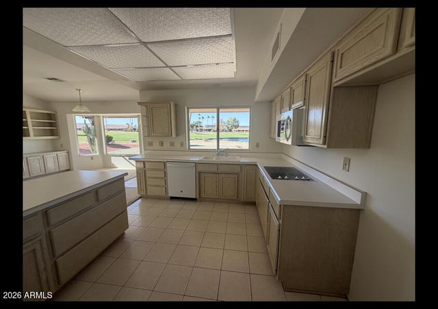 14626 W TRADING POST Drive, Sun City West, AZ 85375