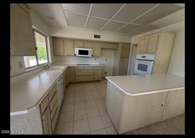 14626 W TRADING POST Drive, Sun City West, AZ 85375