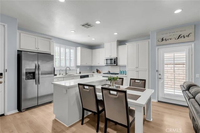 16064 Symphony Lane, Fontana, CA 92336