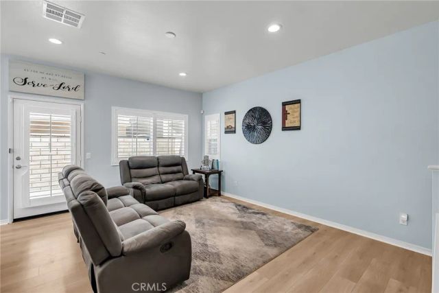 16064 Symphony Lane, Fontana, CA 92336