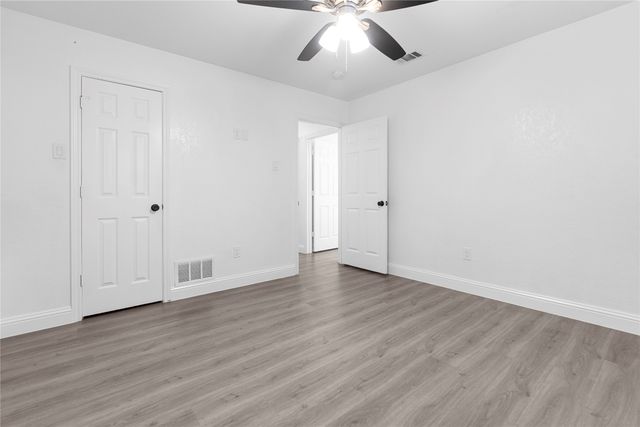 4128 Woodenrail Lane, Irving, TX 75061