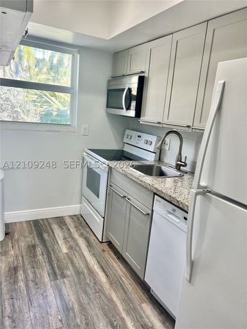 2815 NE 33rd Ave 205, Fort Lauderdale, FL 33308