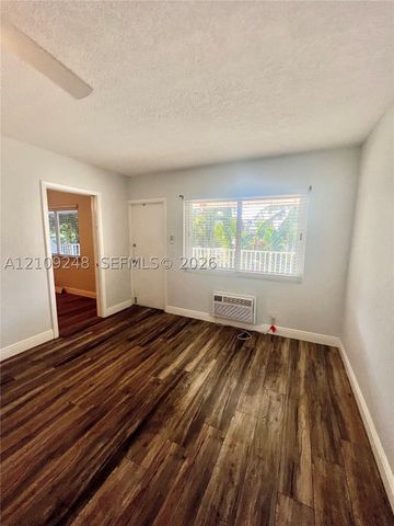 2815 NE 33rd Ave 205, Fort Lauderdale, FL 33308