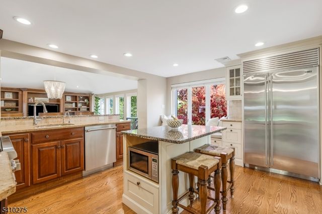14 Childsworth Ave, Bernardsville Boro, NJ 07924