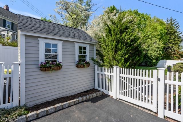 14 Childsworth Ave, Bernardsville Boro, NJ 07924