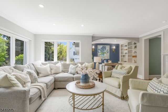 14 Childsworth Ave, Bernardsville Boro, NJ 07924