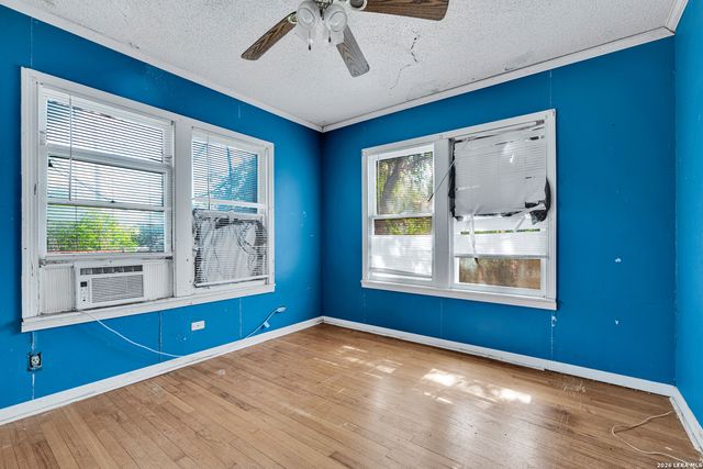 1611 LEE HALL, San Antonio, TX 78201