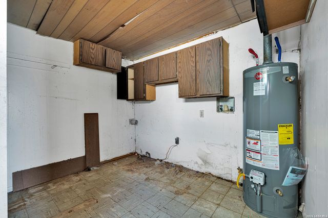 1611 LEE HALL, San Antonio, TX 78201