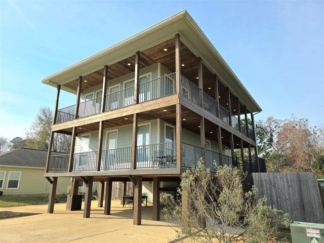 201 Coco Loop, Point Blank, TX 77364