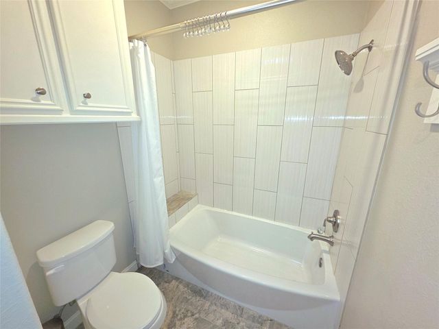 201 Coco Loop, Point Blank, TX 77364