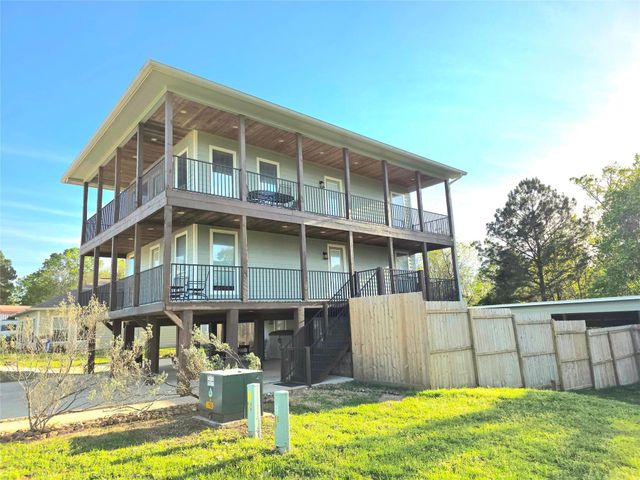 201 Coco Loop, Point Blank, TX 77364