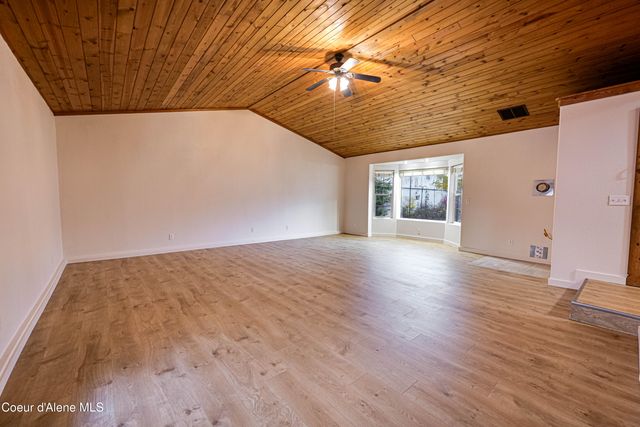 10 Lewiston Ave, Pinehurst, ID 83850