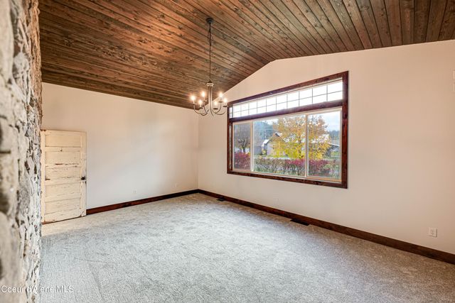 10 Lewiston Ave, Pinehurst, ID 83850