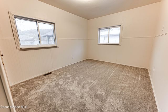 10 Lewiston Ave, Pinehurst, ID 83850