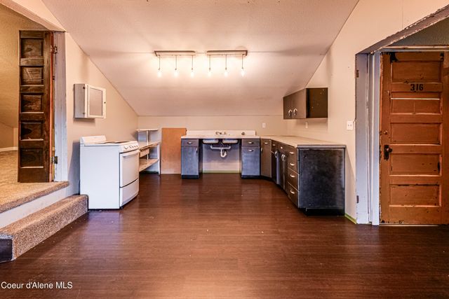 10 Lewiston Ave, Pinehurst, ID 83850