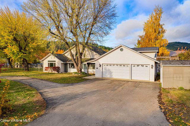 10 Lewiston Ave, Pinehurst, ID 83850