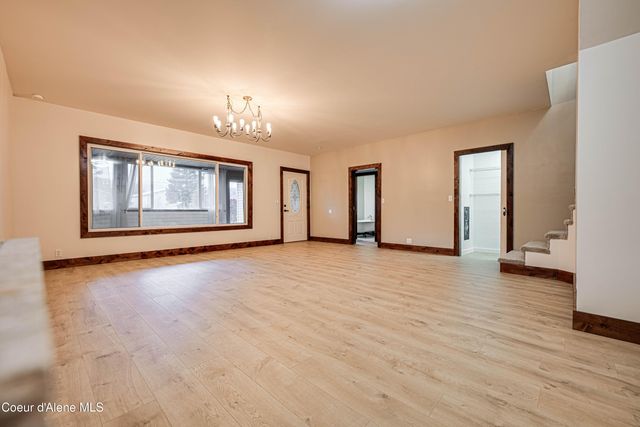 10 Lewiston Ave, Pinehurst, ID 83850