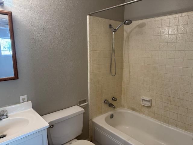 3425 Heather Ln, Ceres, CA 95307