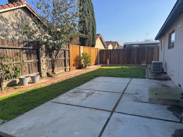 3425 Heather Ln, Ceres, CA 95307