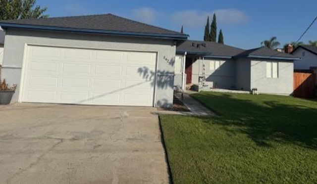 3425 Heather Ln, Ceres, CA 95307