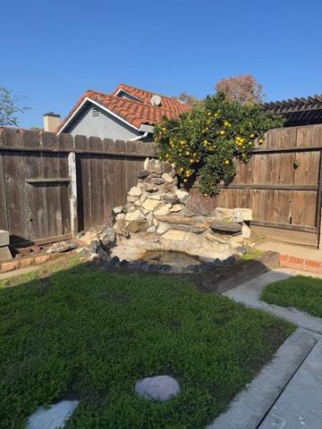 3425 Heather Ln, Ceres, CA 95307