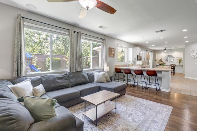 814 Farrington, Lincoln, CA 95648