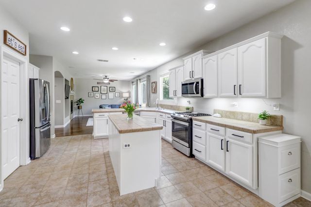 814 Farrington, Lincoln, CA 95648