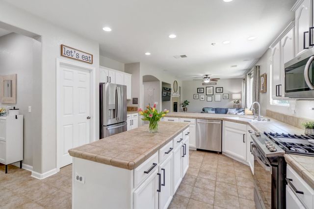 814 Farrington, Lincoln, CA 95648