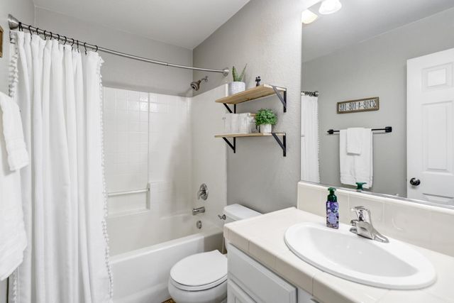 814 Farrington, Lincoln, CA 95648