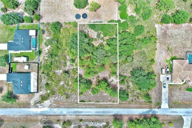 805 Lincoln AVE, Lehigh Acres, FL 33972