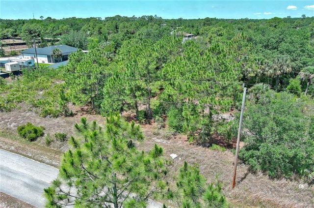 805 Lincoln AVE, Lehigh Acres, FL 33972