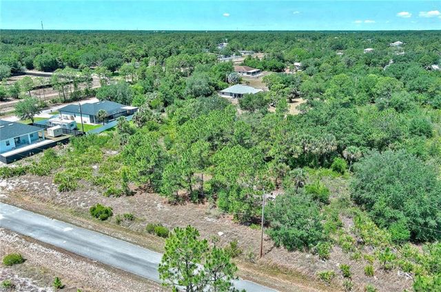 805 Lincoln AVE, Lehigh Acres, FL 33972