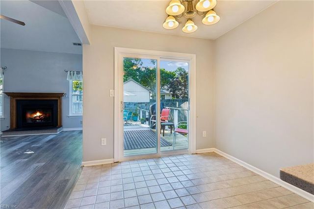 806 Holland CT, Newport News, VA 23608