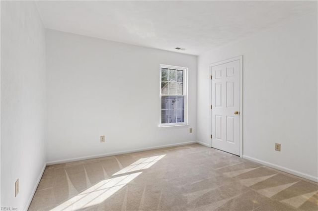 806 Holland CT, Newport News, VA 23608