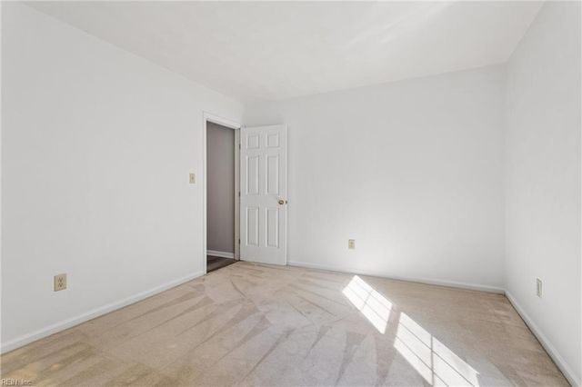 806 Holland CT, Newport News, VA 23608