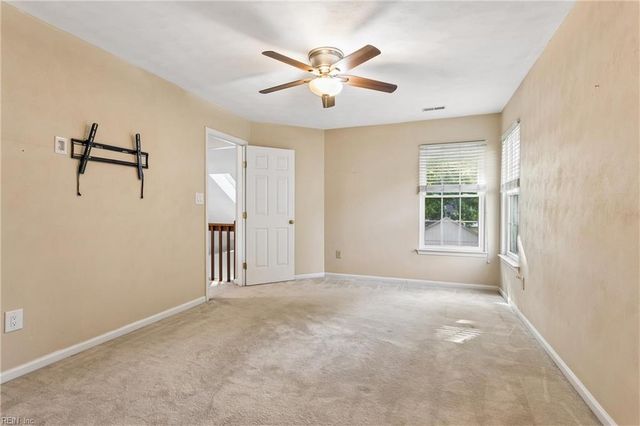 806 Holland CT, Newport News, VA 23608