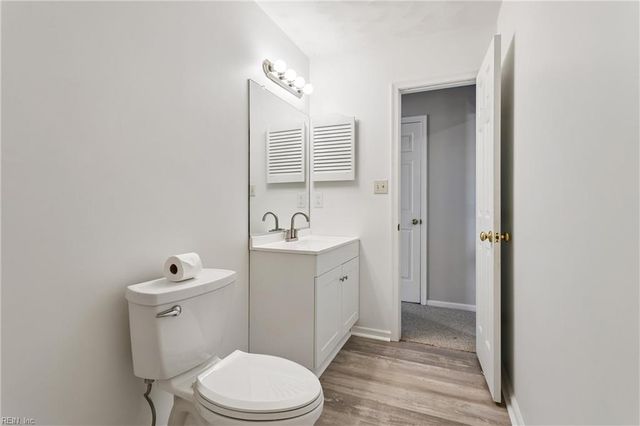 806 Holland CT, Newport News, VA 23608