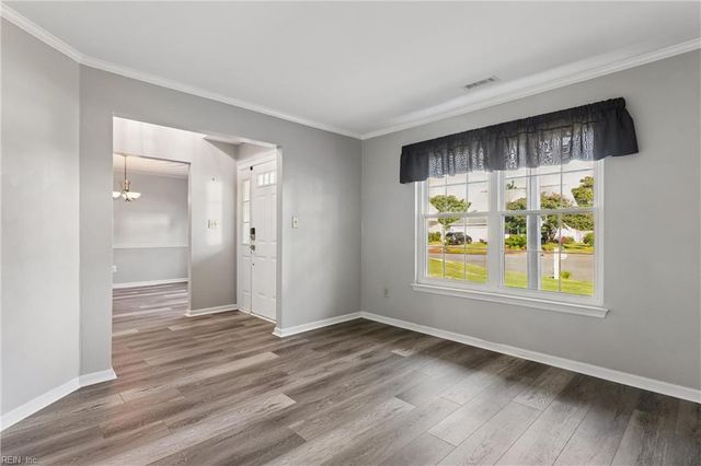806 Holland CT, Newport News, VA 23608