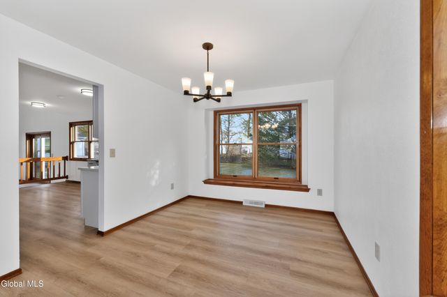 18 Rockefeller Boulevard, Rensselaer, NY 12144