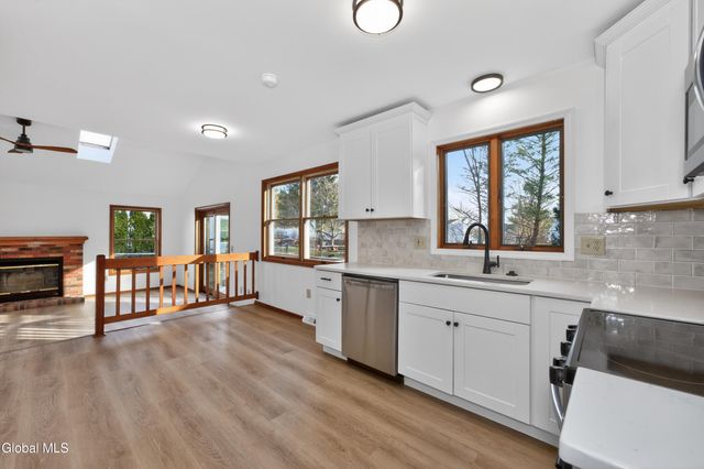 18 Rockefeller Boulevard, Rensselaer, NY 12144