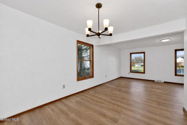 18 Rockefeller Boulevard, Rensselaer, NY 12144