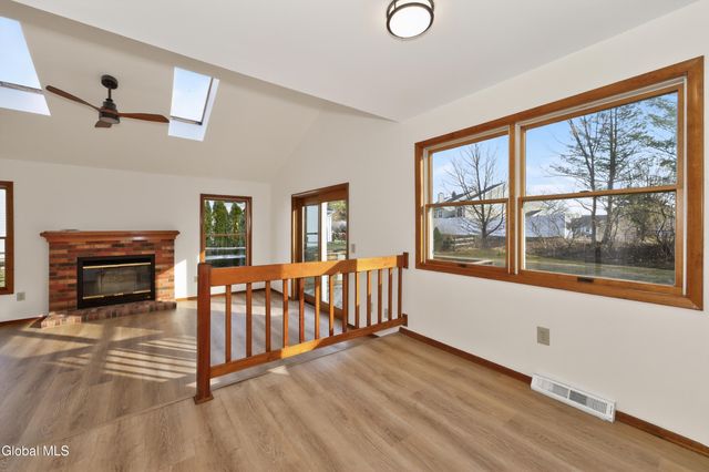 18 Rockefeller Boulevard, Rensselaer, NY 12144